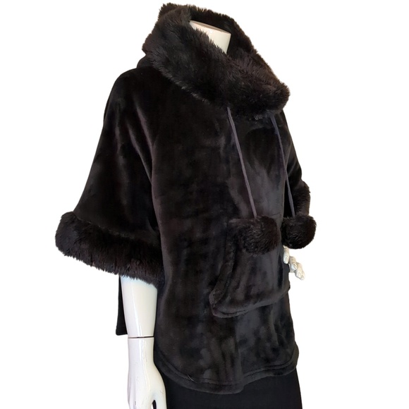 La Vie en Rose  Black Plush Hooded Cape with Pom Poms - Picture 8 of 13